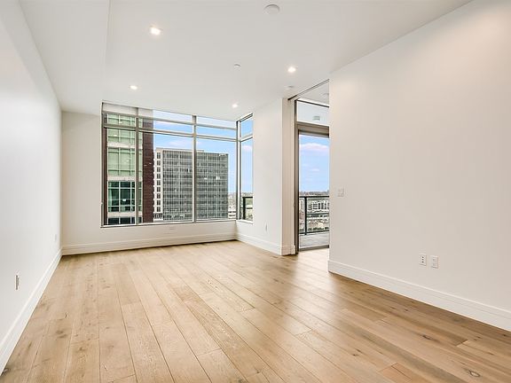 5th image of 501 West Ave #1102