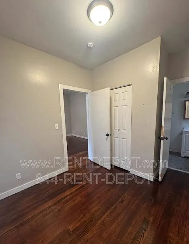 2 bed, 1.0 bath, 995 sqft, $995 — Photo 3