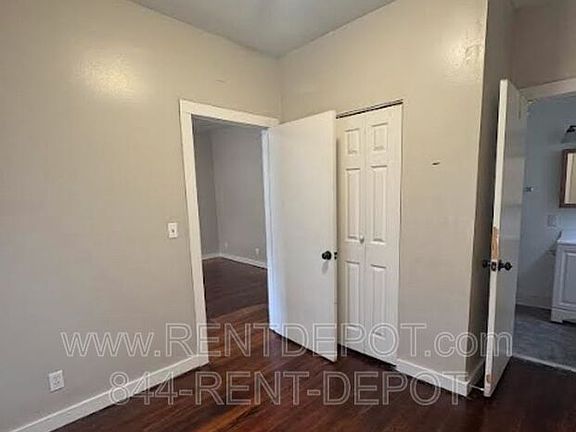 3rd image of 1329 E Illinois St