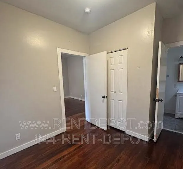 1329 E Illinois St — Photo 3