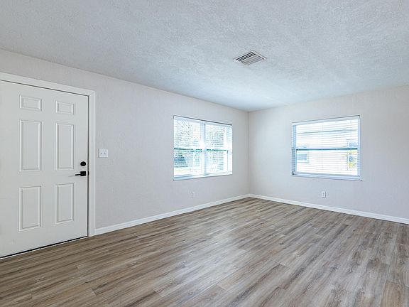 2nd image of 2631 15th Ave N