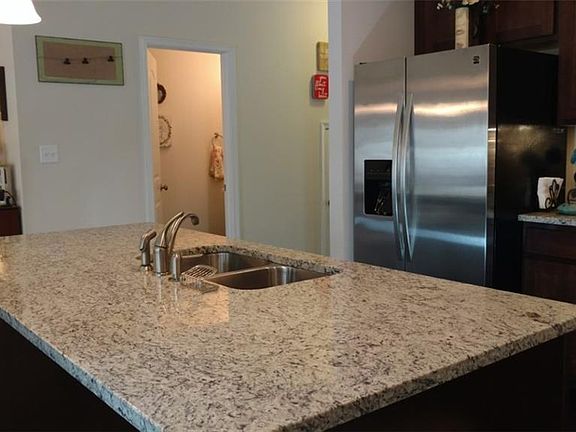 5th image of 1112 Chatham Ln
