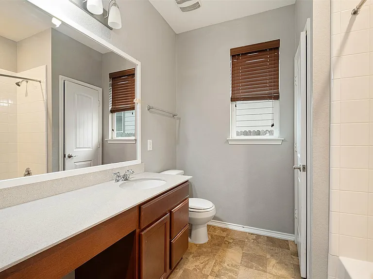 12401 Franklin D Roosevelt St — Photo 24
