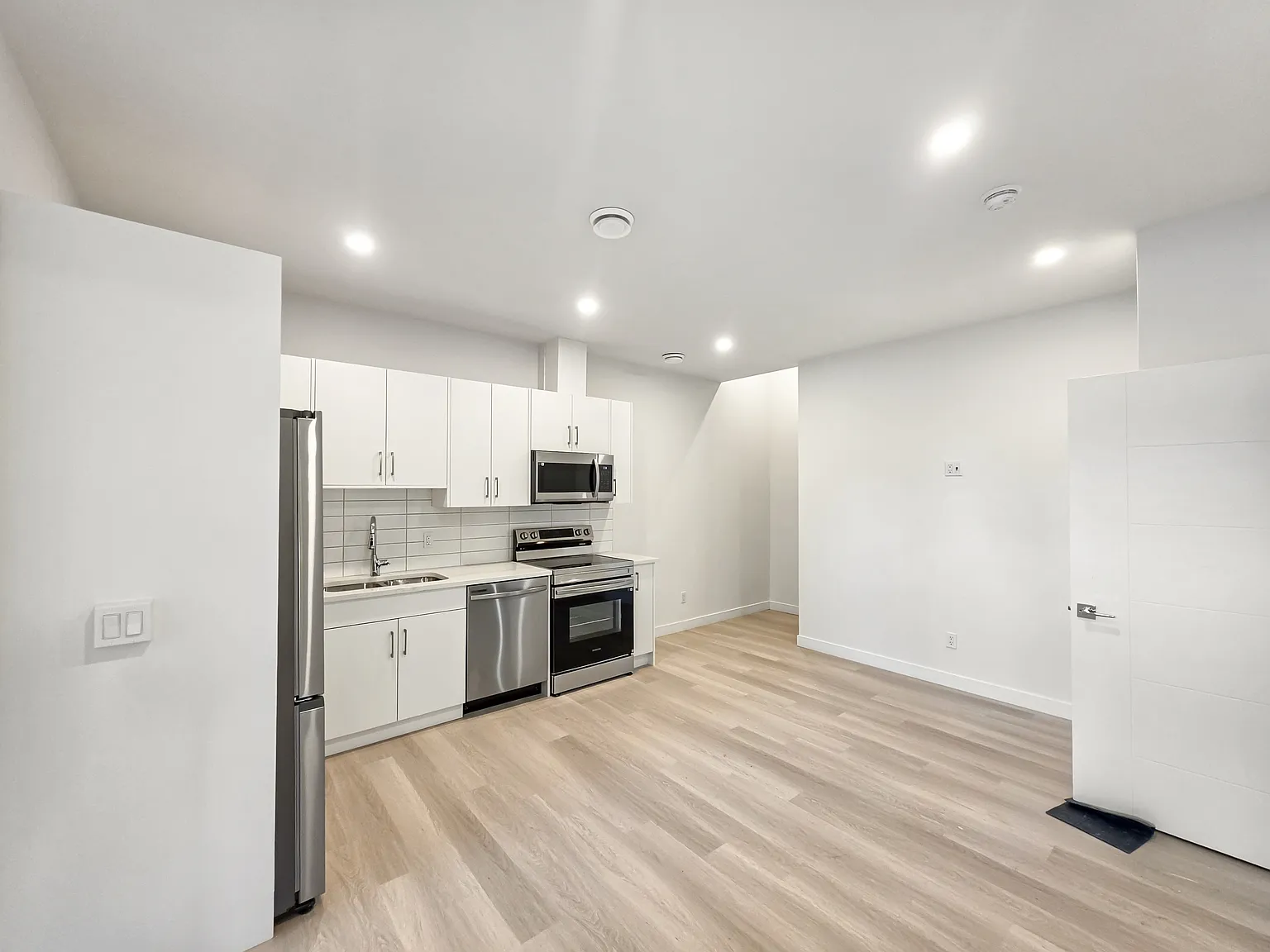 2108 Home Road NW (8-Plex), Calgary, AB - Unit 4B — Photo 4