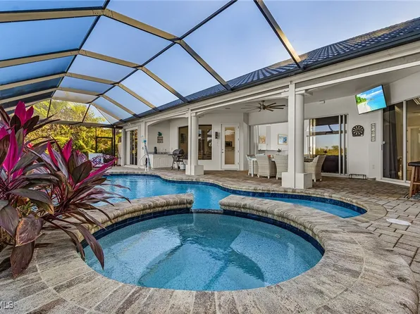 3724 Surfside Blvd, Cape Coral, FL 33914