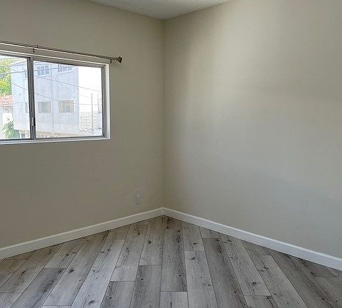 5th image of 817 4th St APT 205