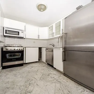 Rented by Ariel Real Estate Inc | media 18