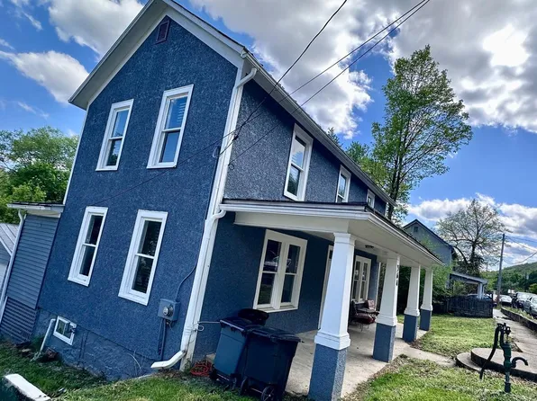364 Wilkes St, Berkeley Springs, WV 25411