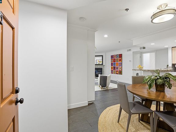 4th image of 2560 Oak Rd APT 122