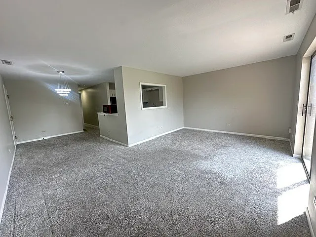 2 bed, 1014 sqft, $1,900 — Photo 3