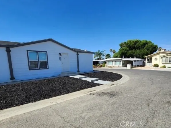250 San Carlos Dr, Hemet, CA 92543