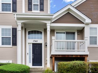 1740 Spinnaker St, Pingree Grove, IL 60140