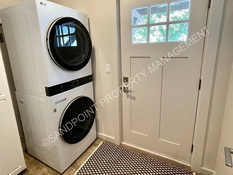 910 Poplar St — Photo 31