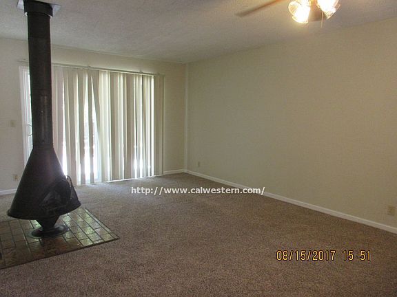 4th image of 291 Granville Ct