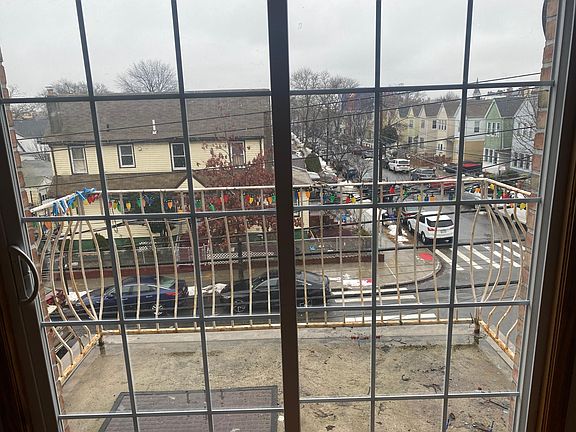 4th image of 18003 90th Ave