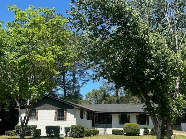 702 Victoria Cir, Dublin, GA 31021