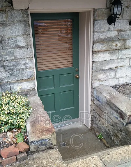 112 E 5th St #LOWER LEVEL — Photo 2
