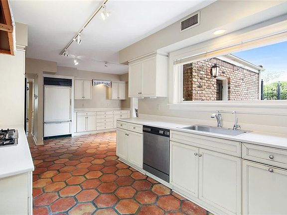 2nd image of 379 Fairfield Ave
