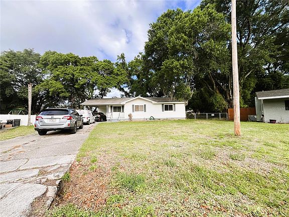 2nd image of 121 Maris Ct