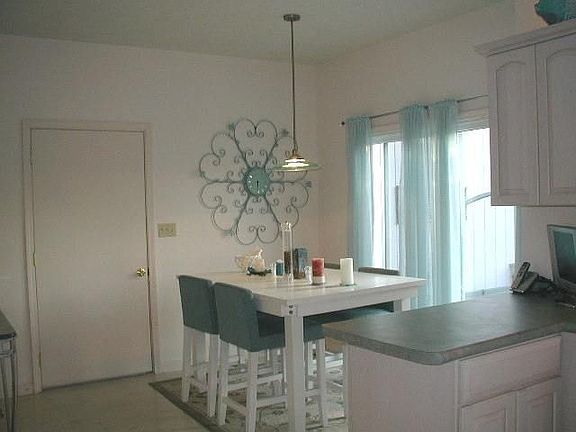 4th image of 657 Poplar Woods Dr