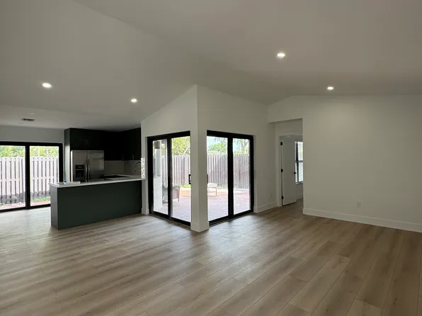 15225 SW 45th Ter APT E, Miami, FL 33185