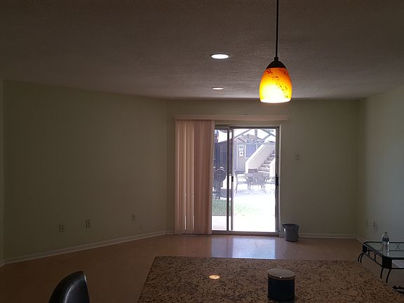 4th image of 520 S Chaparral St