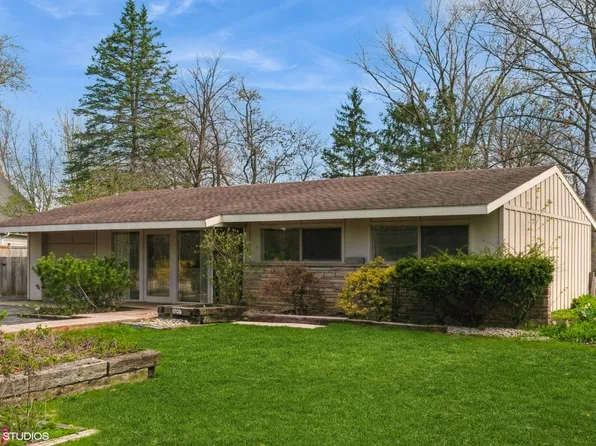 1709 Happ Rd, Northbrook, IL 60062