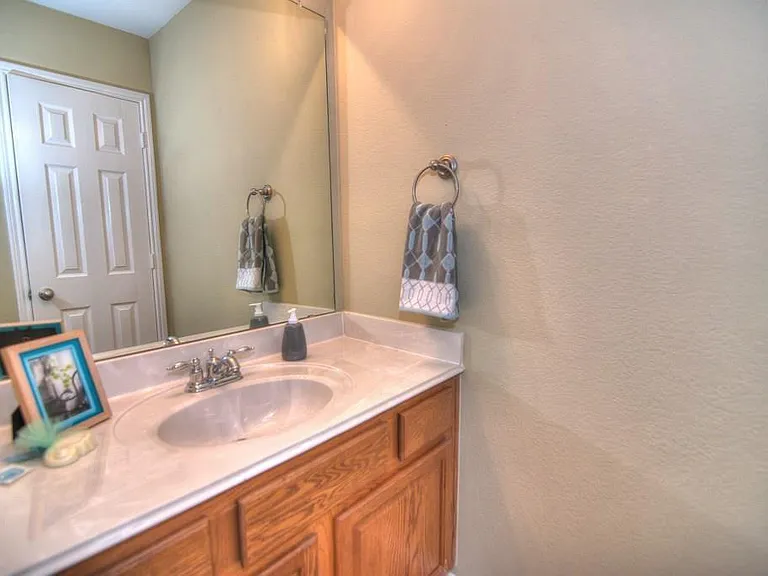 9400 Woodhurst Dr — Photo 21