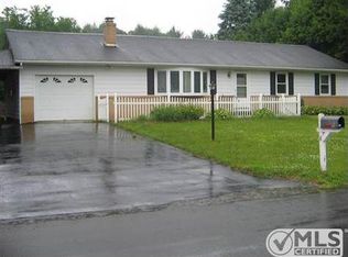 8 Jeffery Dr, Tillson, NY 12486