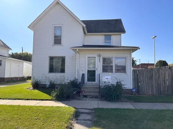 325 E Oak St, Watseka, IL 60970