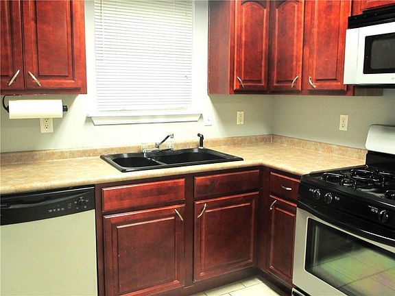 5th image of 2512 Corinne Dr