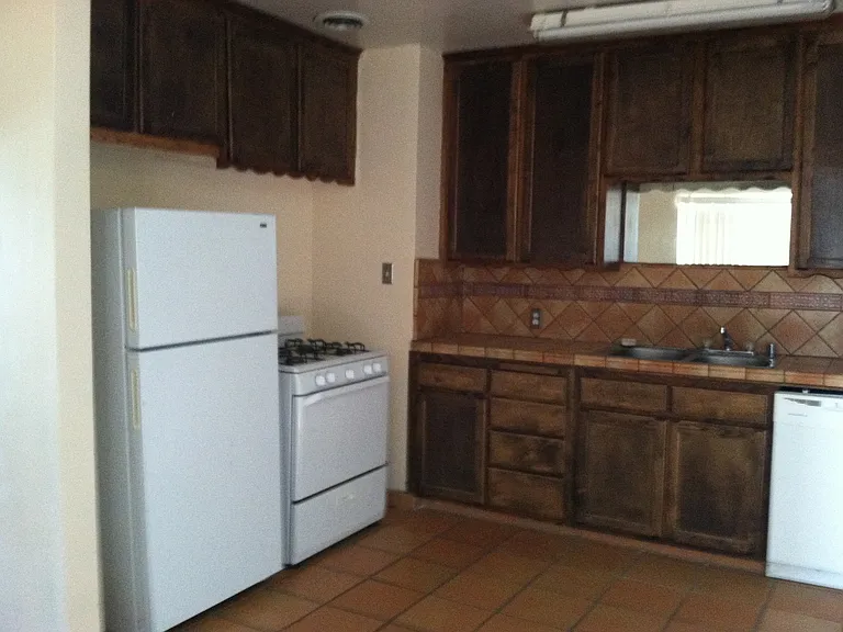 4412 Gordon St — Photo 4