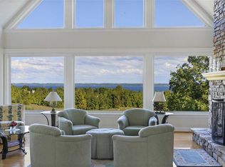 5675 S Elm Ridge Dr, Suttons Bay, MI 49682