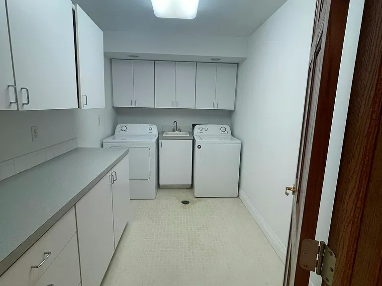 4390 N River Rd — Photo 5