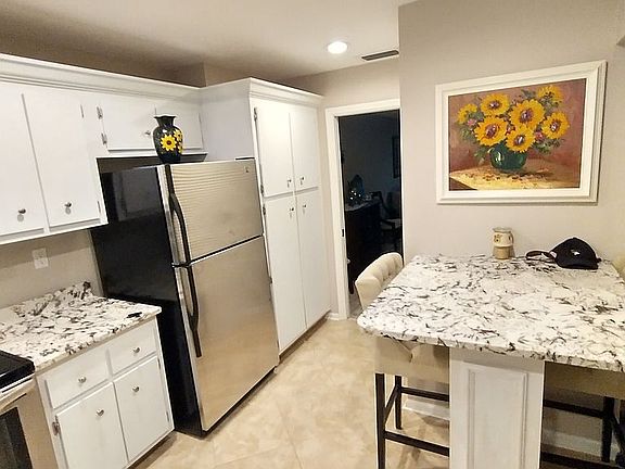 2nd image of 300 Intracoastal Pl APT 403