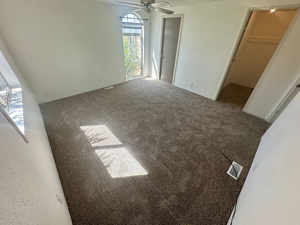 Bedroom for rent