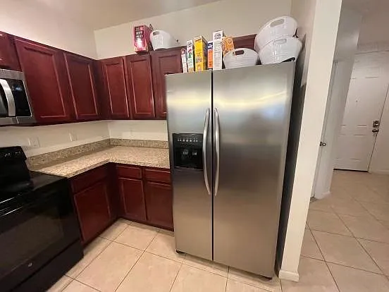 1613 Chelsea Dr — Photo 2