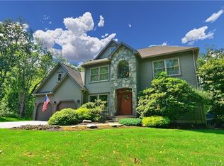 97 Center Rd, Woodstock, CT 06281