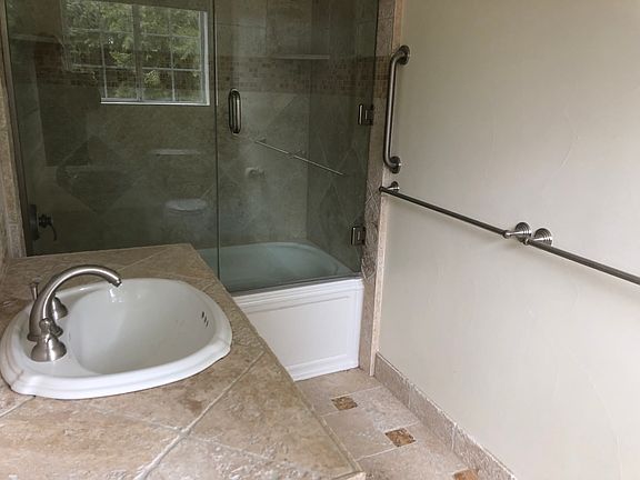 4th image of 8677 Mountain Dr