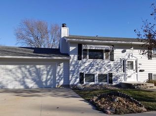 905 Oak Ln, Storm Lake, IA 50588
