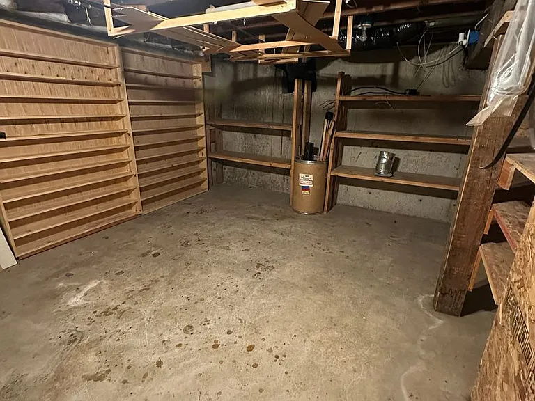 646 South Coleman Street — Photo 31