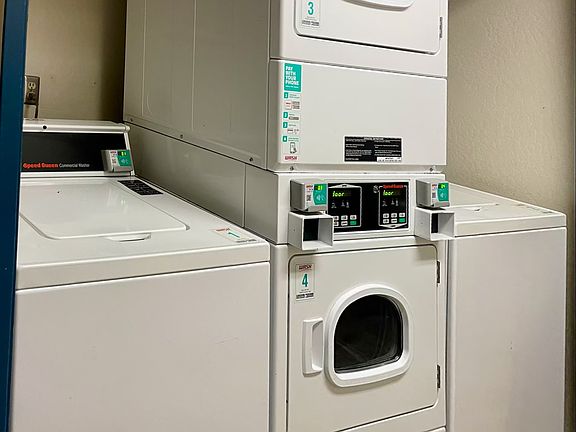 4th image of 1337 N Madison St #15