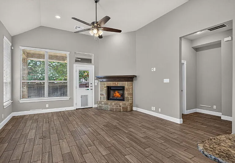 9010 Gate Run — Photo 28