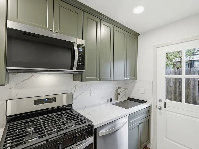 207 Alaska Ave #3 — Photo 2