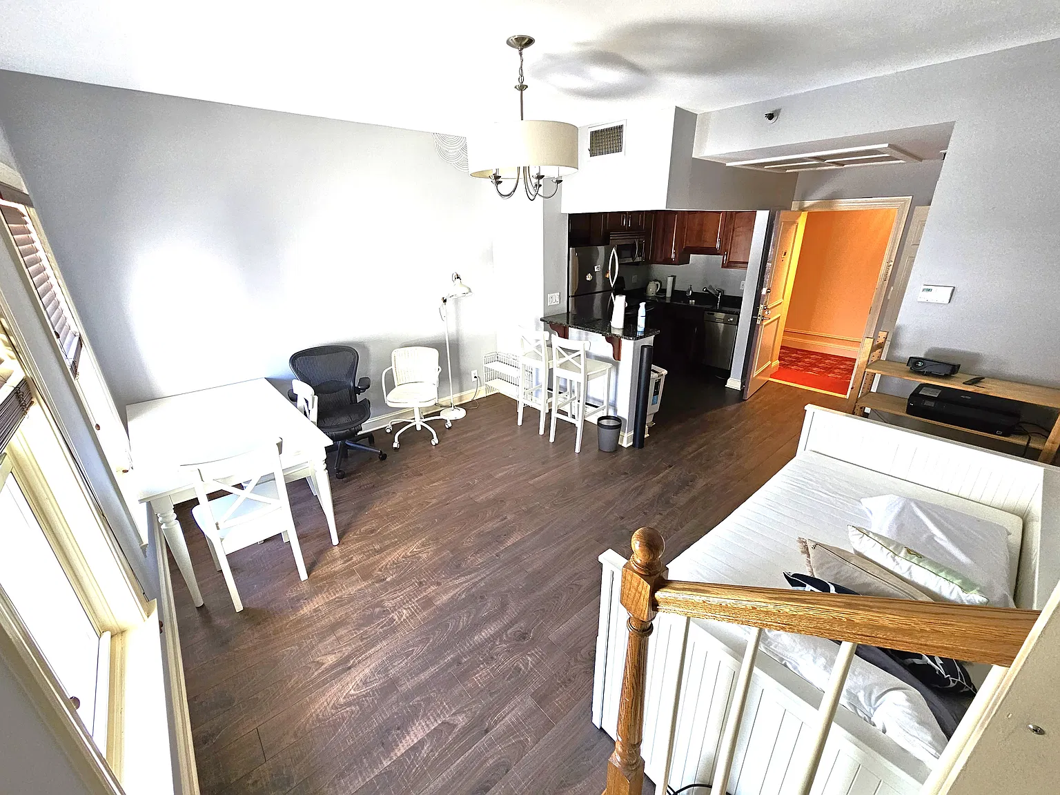 1 bed, 578 sqft, $3,350 — Photo 2