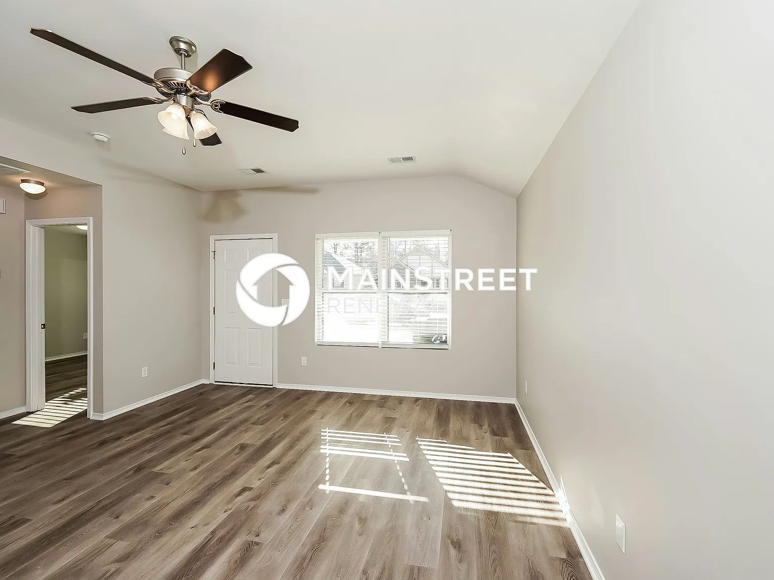 545 Fox Run Circle — Photo 3