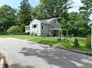 17320 Ridge Ave, Spring Lake, MI 49456