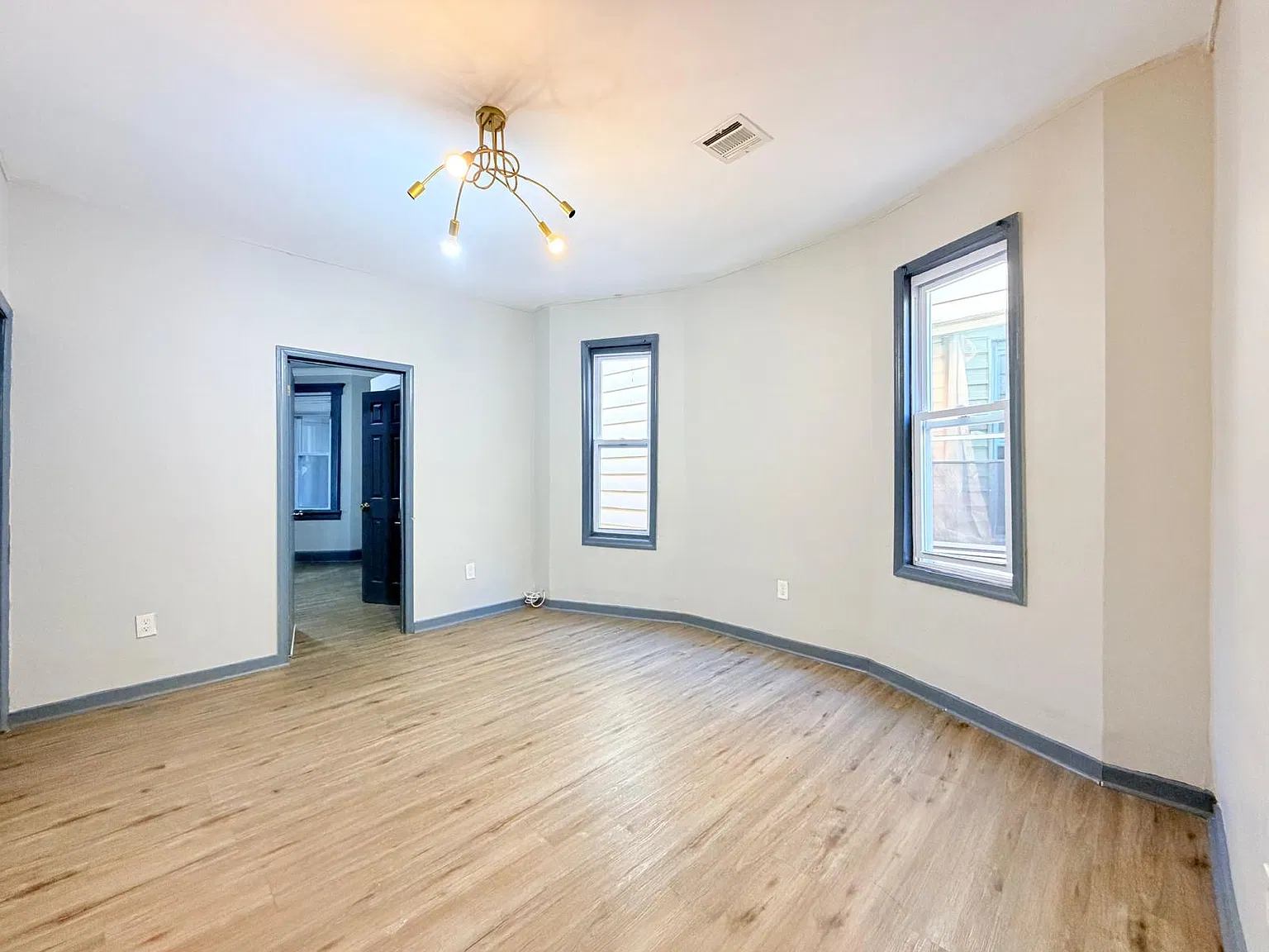 105 Wilkinson Avenue — Photo 2
