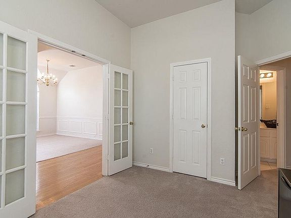 5th image of 9411 Vista Cir