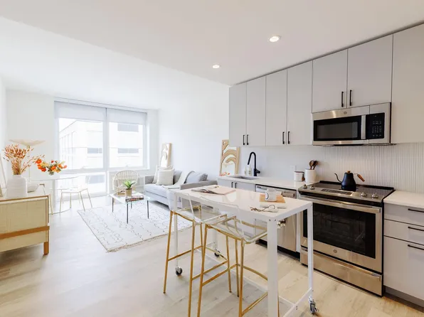 180 Morgan Street image 9 of 140